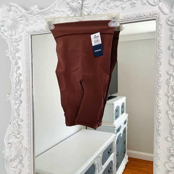 BRAND NEW Leonisa Well-Rounded Invisible Butt Lifter Shaper Shorts - Picture 2 of 6